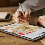 ESR - Paper-Feel (2 pack) - iPad Pro 13 (2024) - Matte Διάφανη - Image 2
